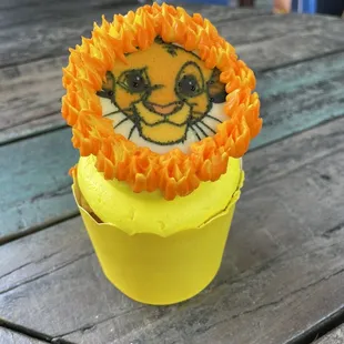 Simba Cupcake