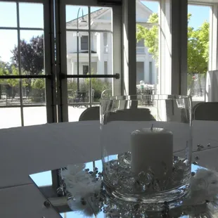 Amenities include a ballroom, conference room, meeting rooms, outdoor pavilion, spacious grounds and event planning services.