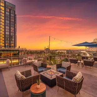 Come by Harbor and Sky for an Insta-worthy photo of one of our summer sunsets paired with one of the best views of San Diego Harbor!