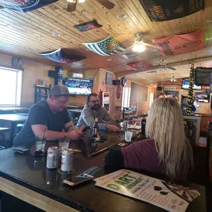 Great place to watch sports and meet some awesomely friendly people.  Best bar in Stilly !