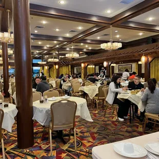 Pretty busy &amp; popular on a Sunday.