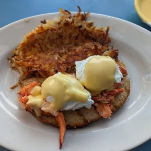 Eggs benedict with lobster