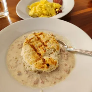 1 biscuit and gravy