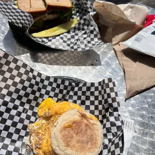 Egg and cheese sammy