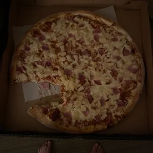 They didn't cut the pizza at all.