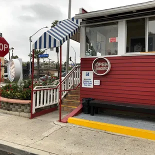 Entrance off of San Juan Ave.