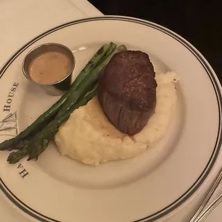 8 oz Black Angus Filet Mignon*