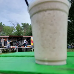 A Dirty Banana and live music!