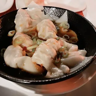 Pork Wontons in Spicy Chili Sauce