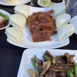 Steak Cubes and Mushrooms in Black Pepper Sauce