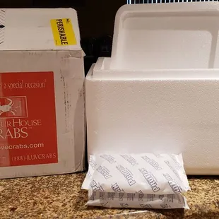 This is the packaging that the crabs came in. Foam insulated cooler, with reusable gel pack.