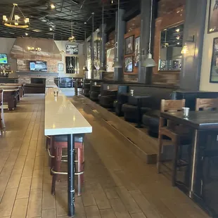 sushi and sashimi, interior