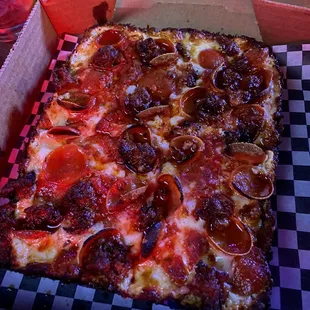 Great pepperoni pizza