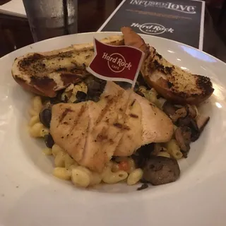 Twisted Mac, Chicken & Cheese