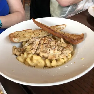 Twisted Mac, Chicken & Cheese