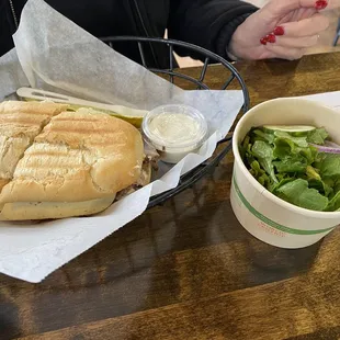 Roast beef with side salad