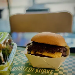 Harlem Classic w/ Beef Burger