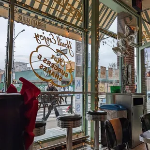 a view of the outside of a restaurant