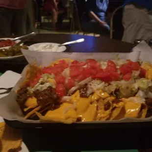 a tray of nachos
