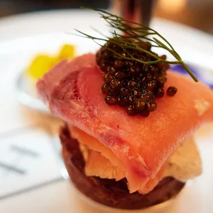Harlo Caviar Bites - smoked salmon / French onion cream