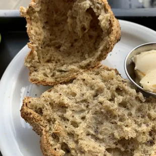 Cap air inside biscuit