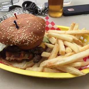 rodeo burger put together nice and neatly!