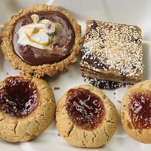 Chocolate Hazelnut Tart (special), Samoa, Shortbread Almond Jam