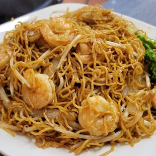 Shrimp Chow Mein, $11.95 - 4 Stars