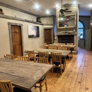 Guest room breakfast tables