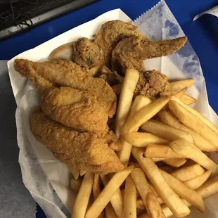 3 Wing &amp; Catfish Dinner