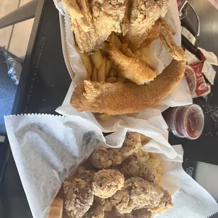 Catfish &amp; Wings combo and small Gizzards...