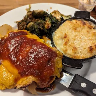 Chicken, Mac and cheese, and brussel sprouts