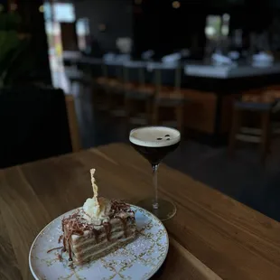 Espresso martini with carrot cake !