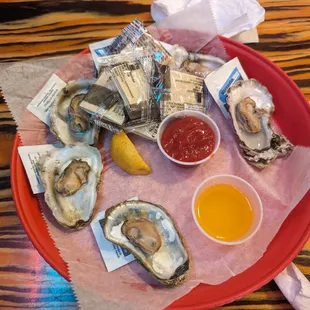 Steamed oysters