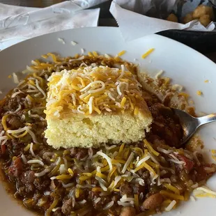 Delicious Chili with cornbread