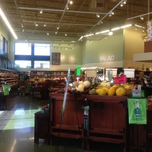 Produce and bulk area