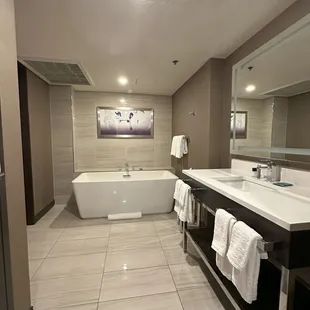 Suite: image of the bathroom