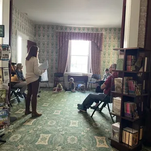 Educator introduces visitors to Harriet Beecher Stowe's life in 19th century Cincinnati.