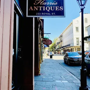 Moi fave place for Vintage Copper pots.