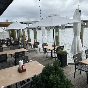 Eat by beautiful blue water view, joyful!