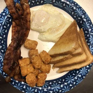 a plate of breakfast foods