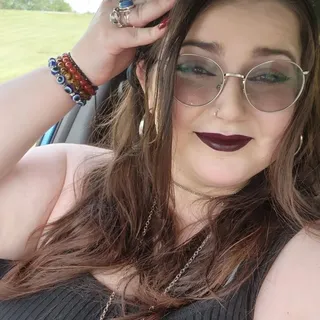 Cari F.