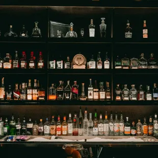 Harry &amp; Izzy&apos;s Bar
