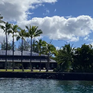 Ho&apos;okkupu Center