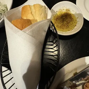 Hot bread with olive oil and special seasoning.