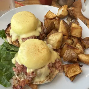 Irish eggs Benedict with home fries