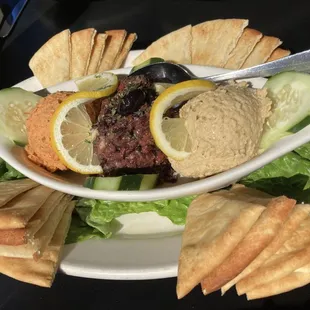 Hummus Pita Platter