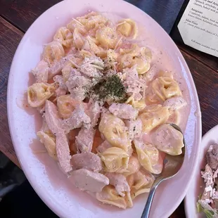 Tortellini with grilled chicken