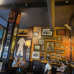 Kind of dig the decor.