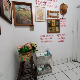 Harry&apos;s restroom